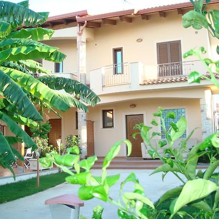 Guest House Mare E Luna Фиумефредо Бруцио Екстериор снимка
