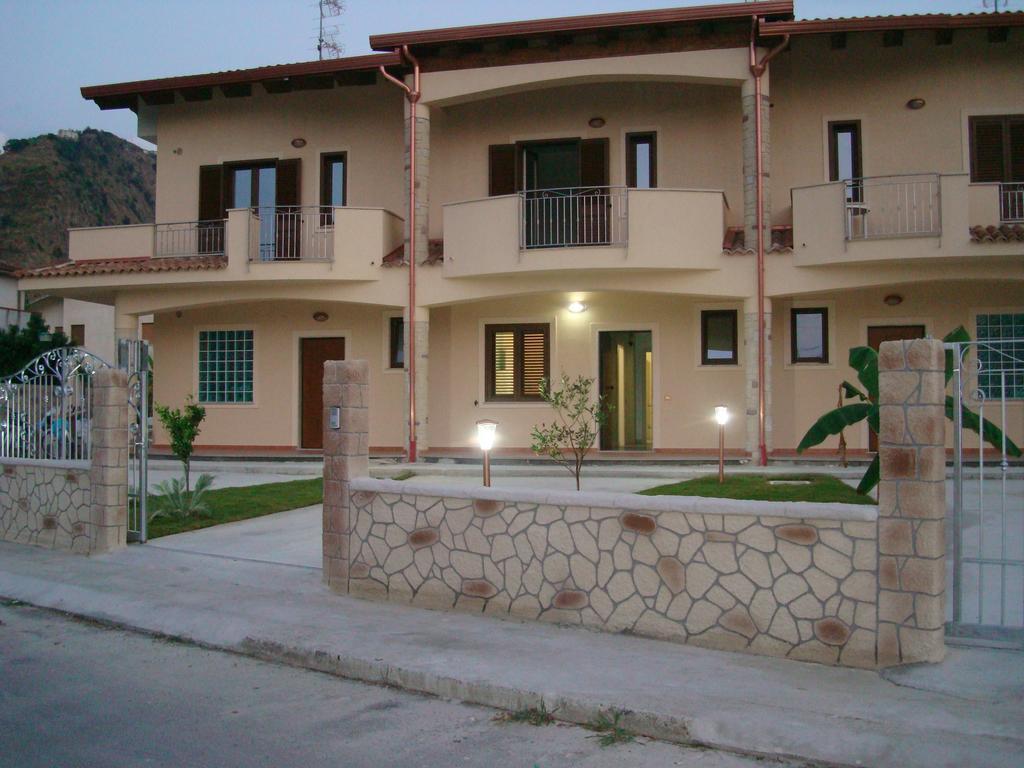 Guest House Mare E Luna Фиумефредо Бруцио Екстериор снимка