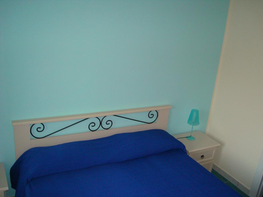 Guest House Mare E Luna Фиумефредо Бруцио Стая снимка