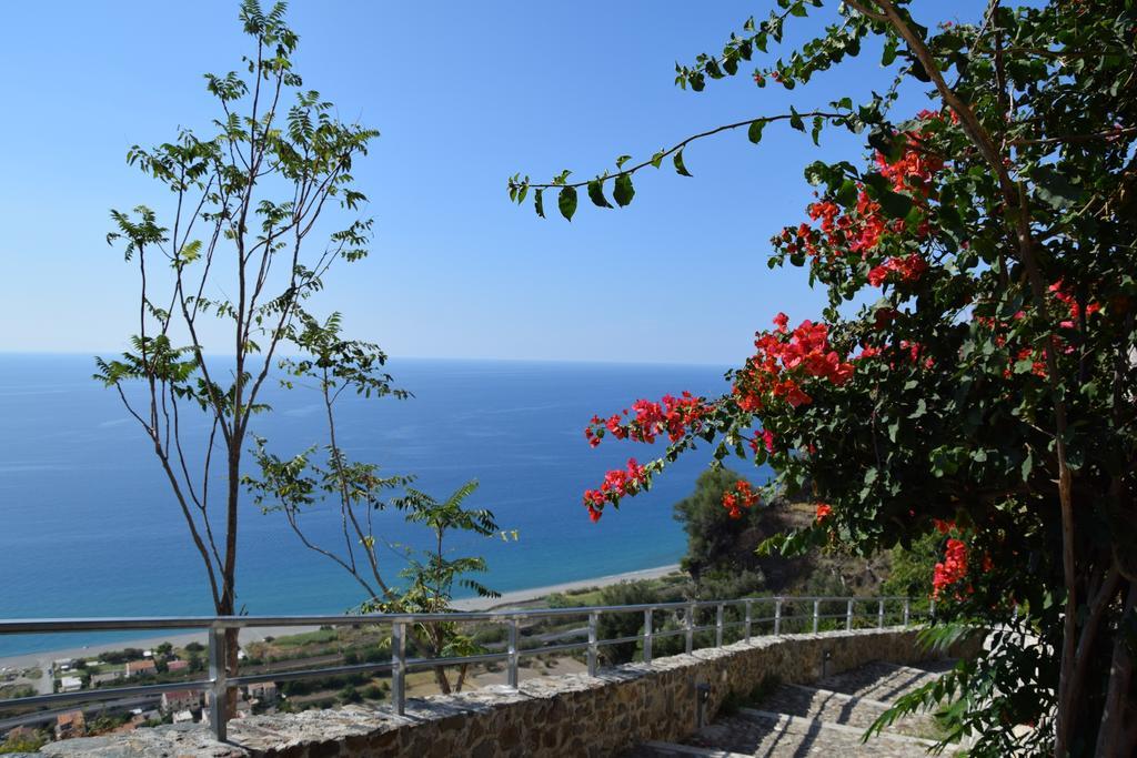 Guest House Mare E Luna Фиумефредо Бруцио Екстериор снимка