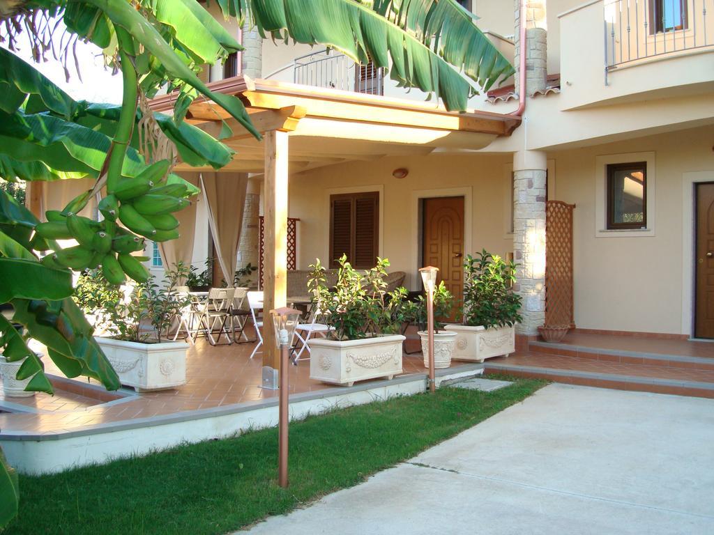 Guest House Mare E Luna Фиумефредо Бруцио Екстериор снимка