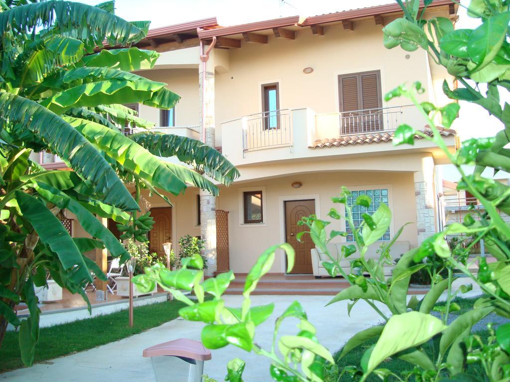 Guest House Mare E Luna Фиумефредо Бруцио Екстериор снимка