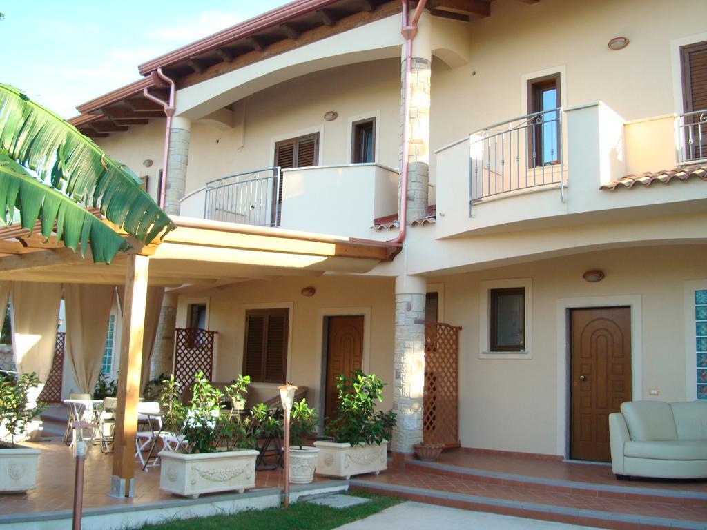 Guest House Mare E Luna Фиумефредо Бруцио Екстериор снимка